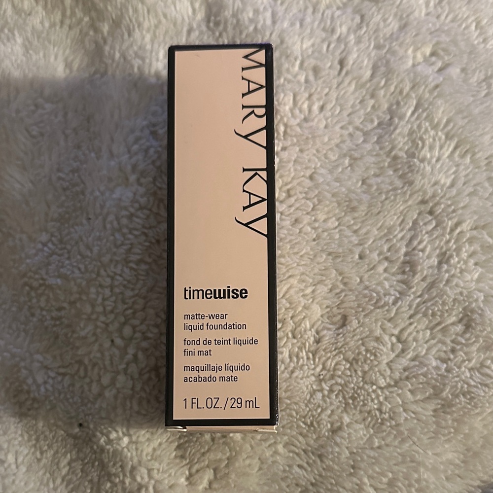 Mary Kay Timewise Matte-Wear Foundation - Beige 3